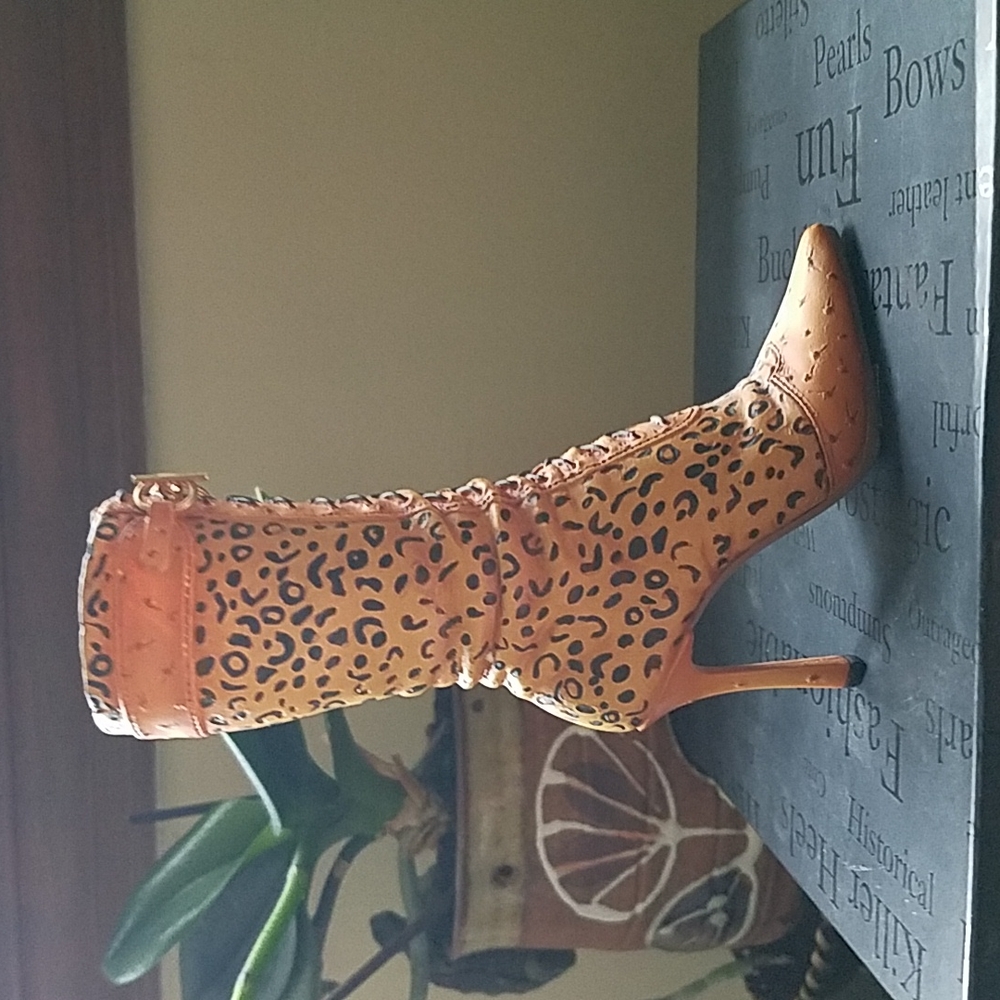Just the Right Shoe Untamed